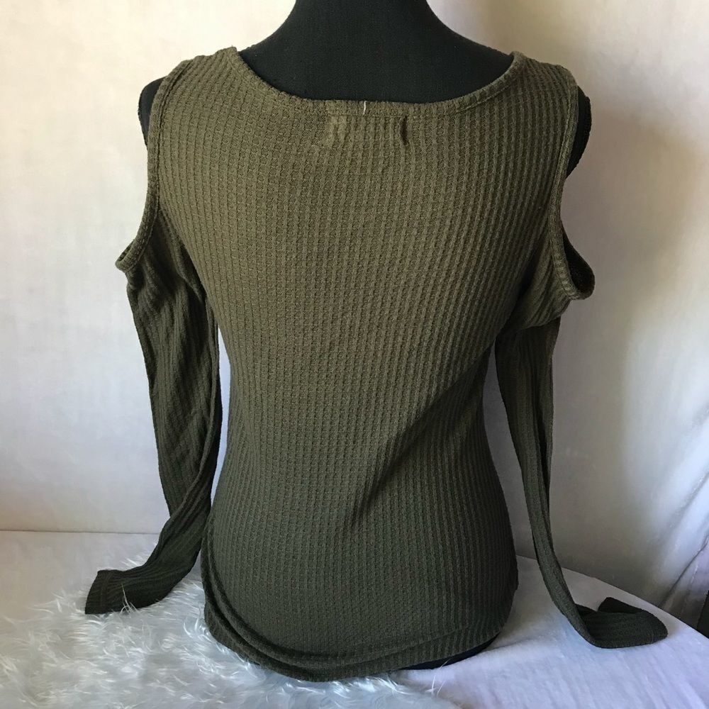 ⚜️No Comment Top⚜️6 For $25 - Picture 3 of 6